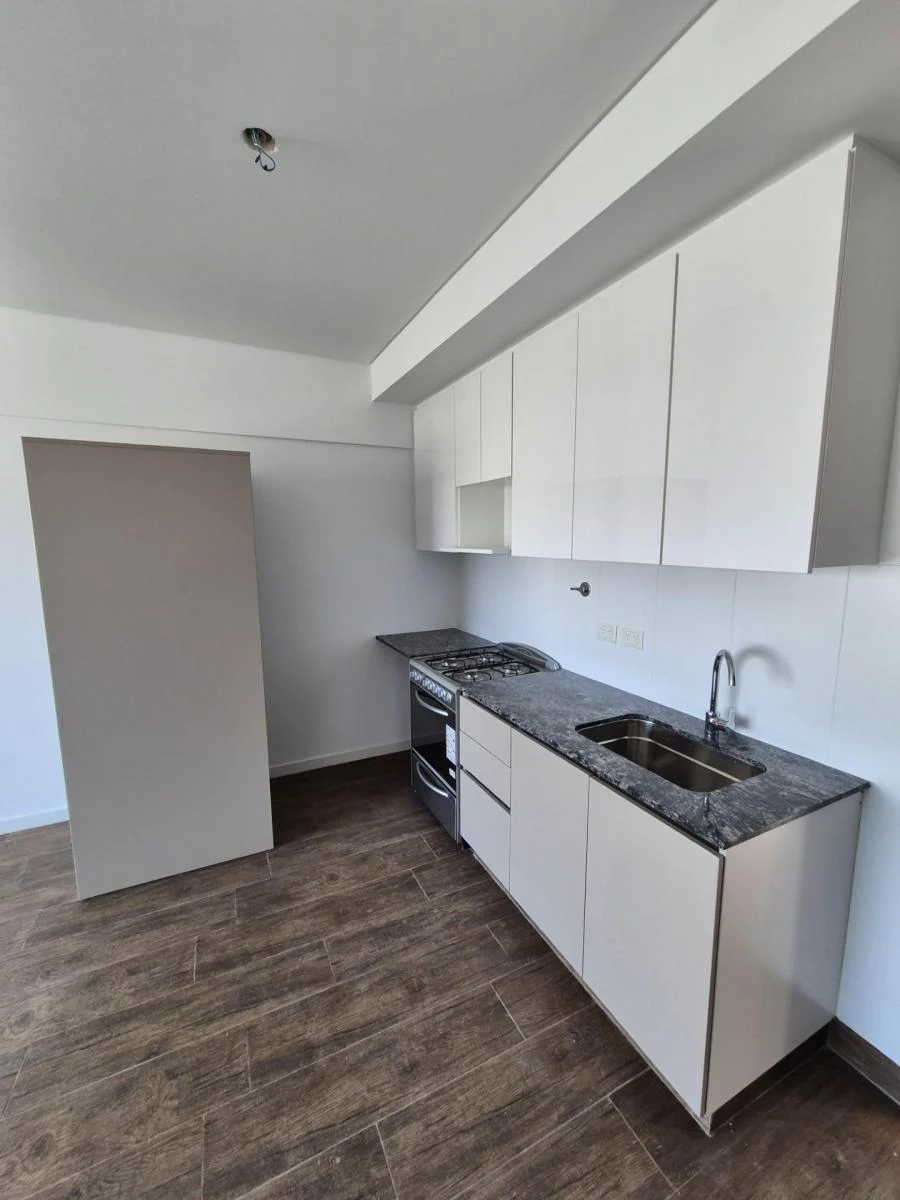 Semipiso de 3 Amb con Balcón Terraza y Parrilla a Estrenar 2