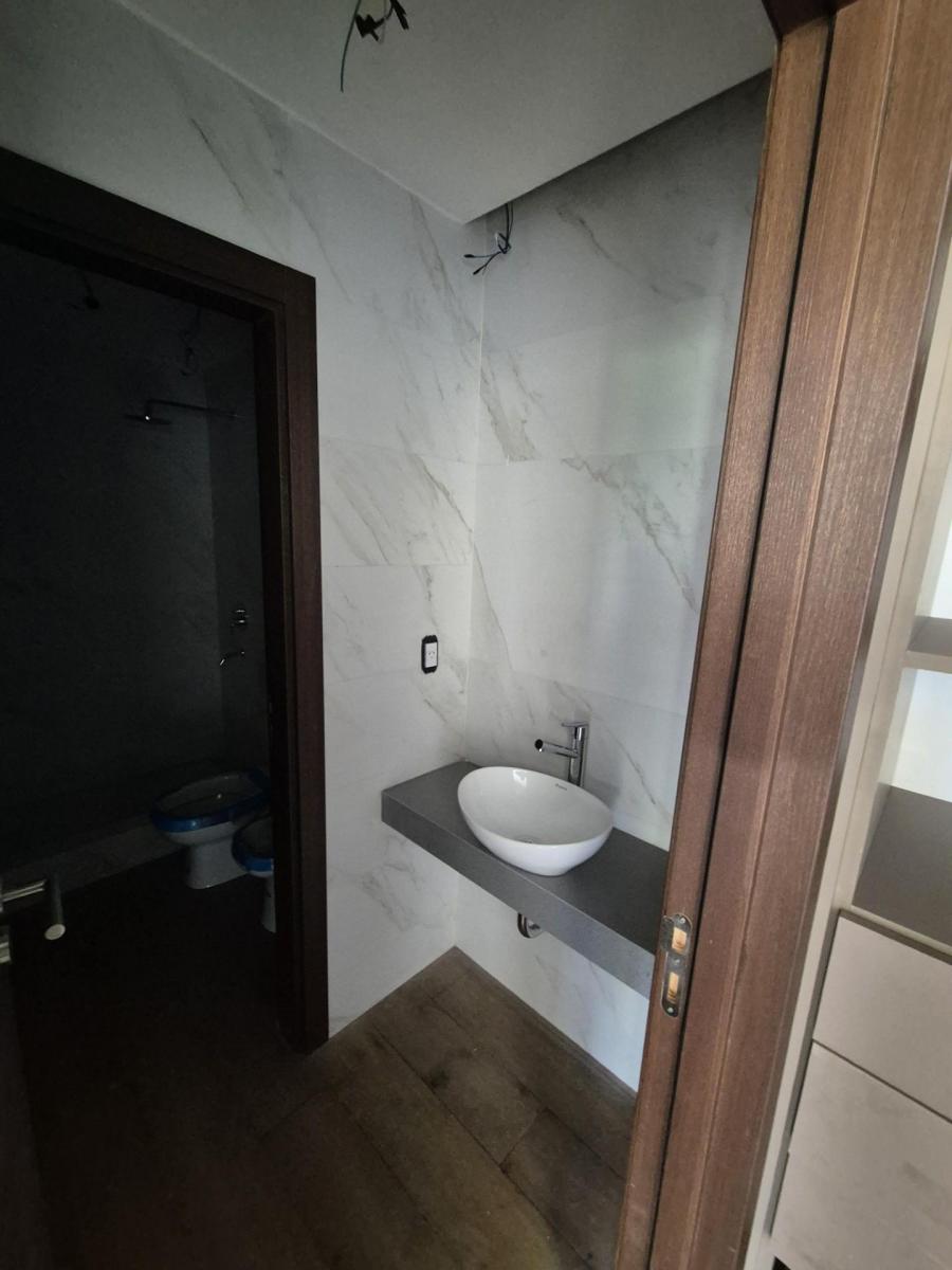 Gran Dpto. 4 Dorm (2 en Suite) con Balcón Patio y Parrilla a Estrenar. 2