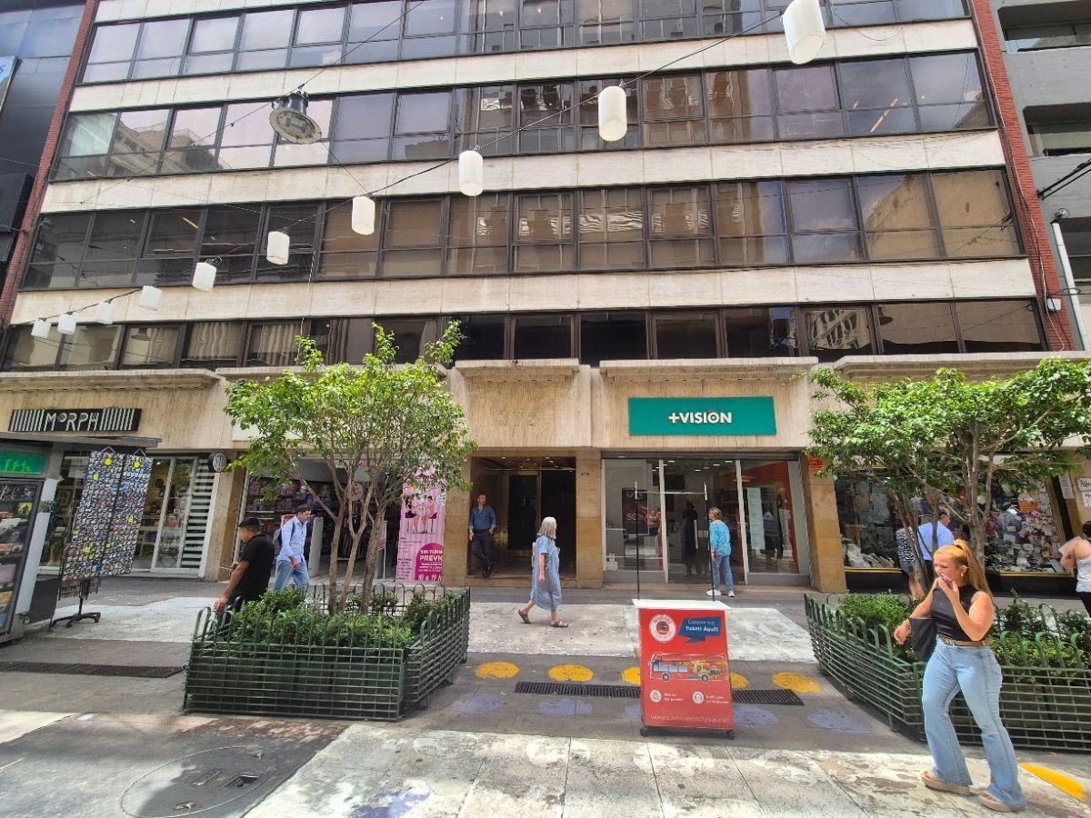 Amplia Oficina sobre Florida con cocheras