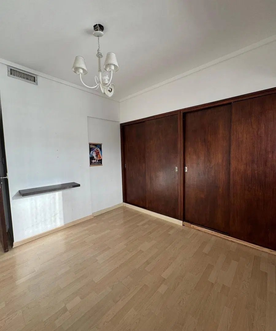 Venta piso de 4 ambientes con balcón corrido y vista al mar, La Perla 5