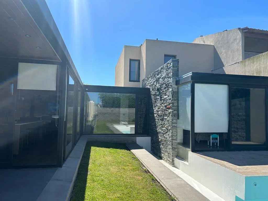 Casa en  barrio caisamar 4