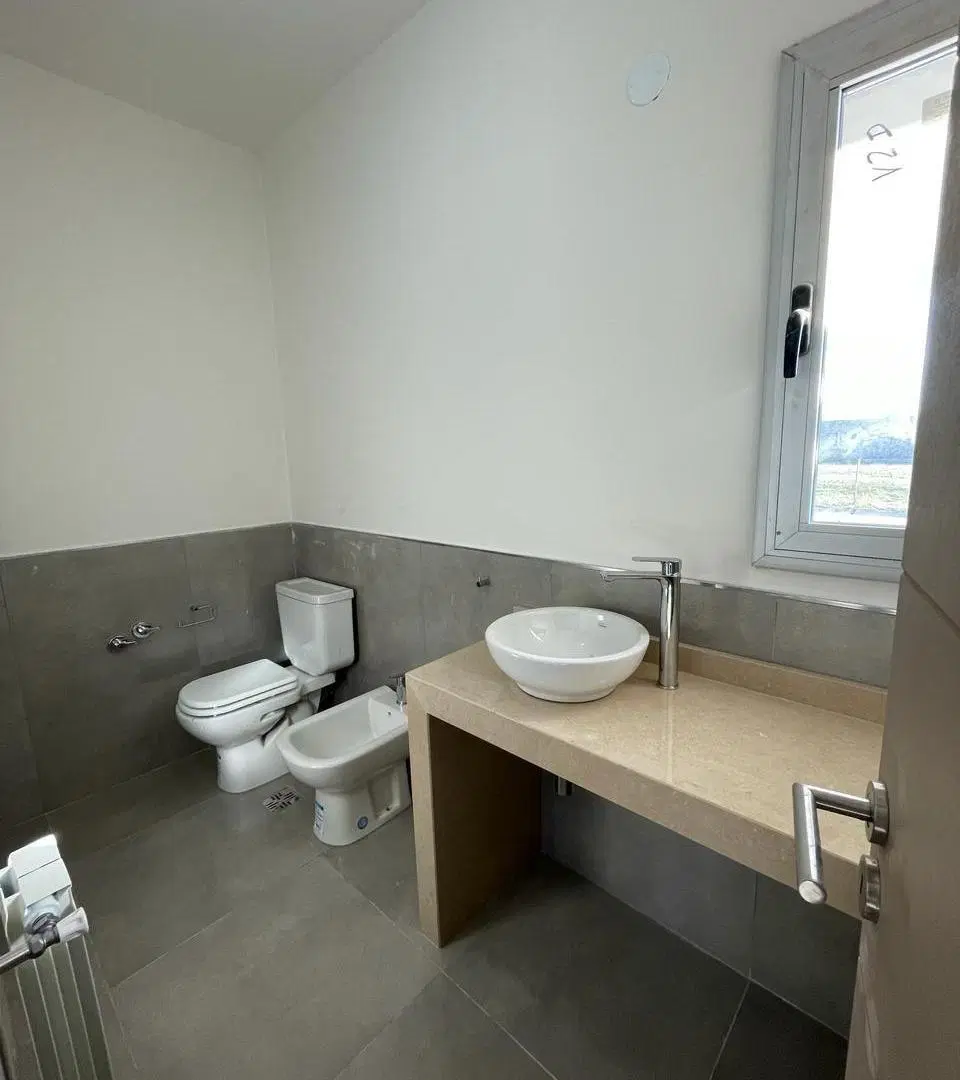 ALQUILO DUPLEX 3 DORM. - DOCTA 3