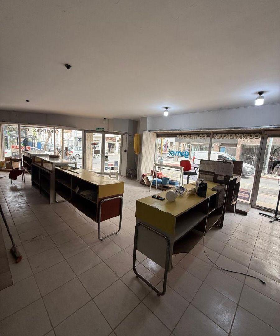 Foto de ALQUILO LOCAL COMERCIAL 80 METROS + 60 MTS DE DEPOSITO - BARRIO CENTRO, imagen 1