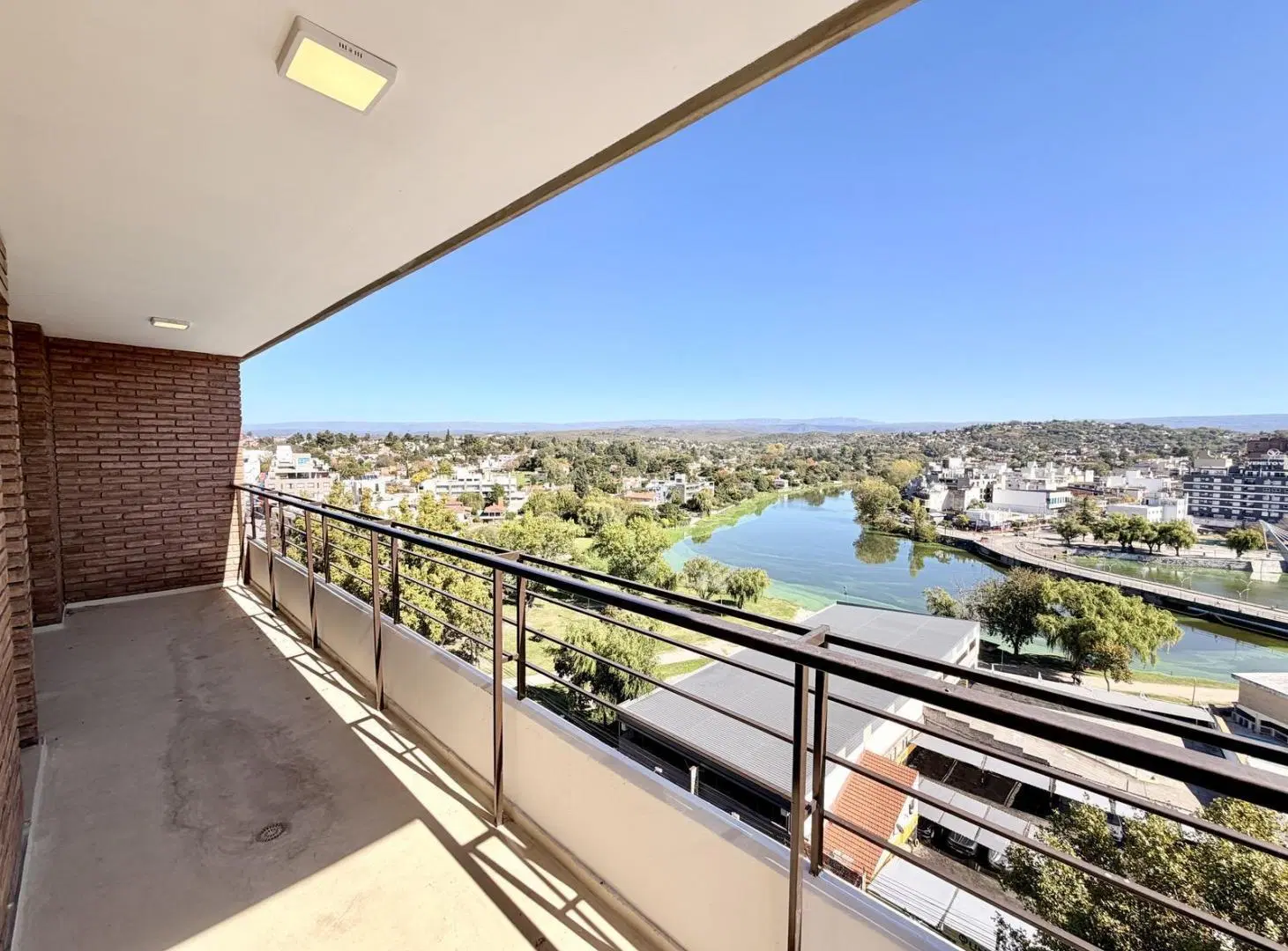Departamento en venta - 2 dormitorios c/ cochera - ESPECTACULAR VISTA!! 5