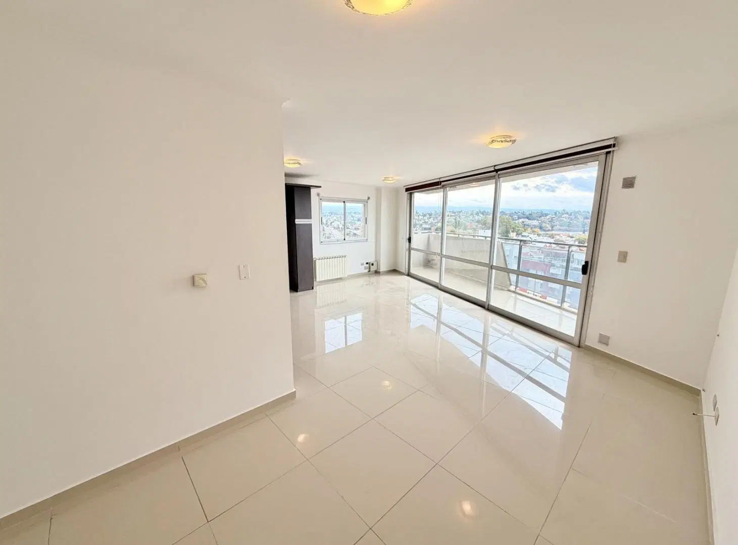Departamento en venta de 2 dormitorios - Balcón externo con excelente vista! 1