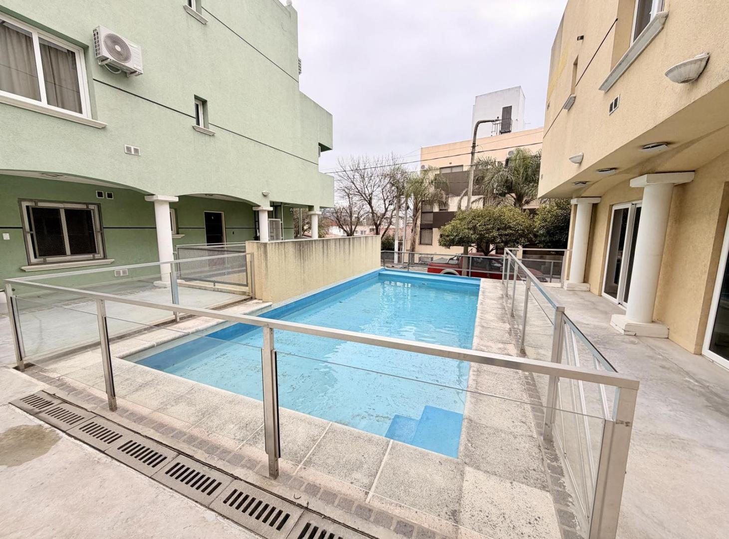 Foto de Departamento en venta 2 dormitorios con balcon - Cochera - Pileta, imagen 3