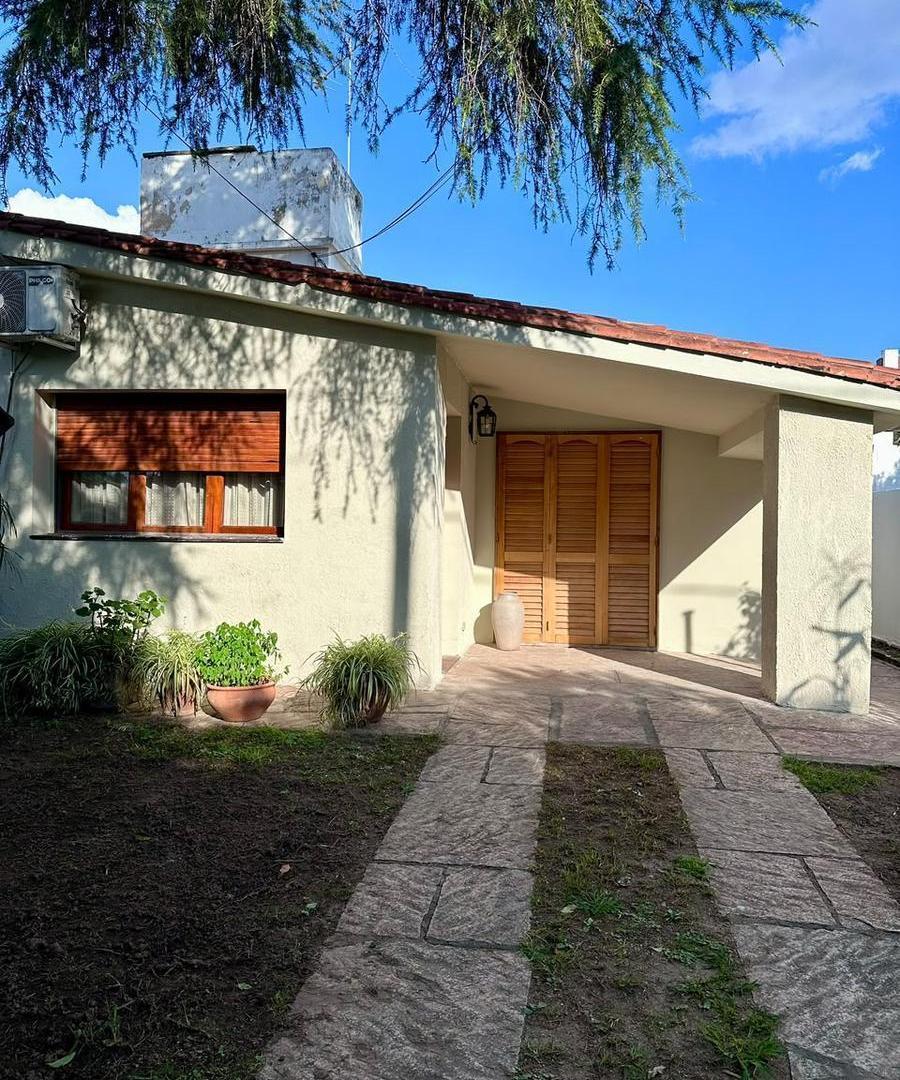 PH en venta - 2 dormitorios - Living - Comedor - Patio y Pileta