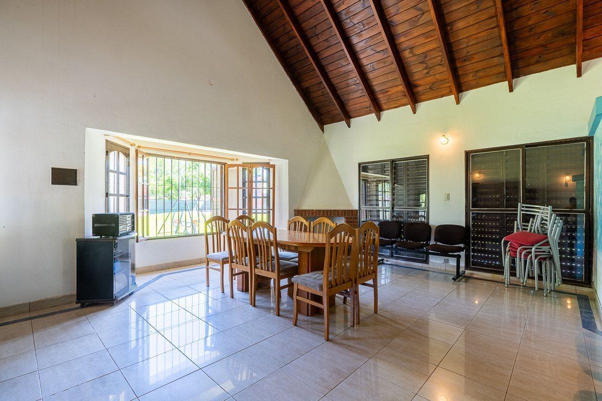 Casa en Venta en Pueblo Espectacular Terreno 4