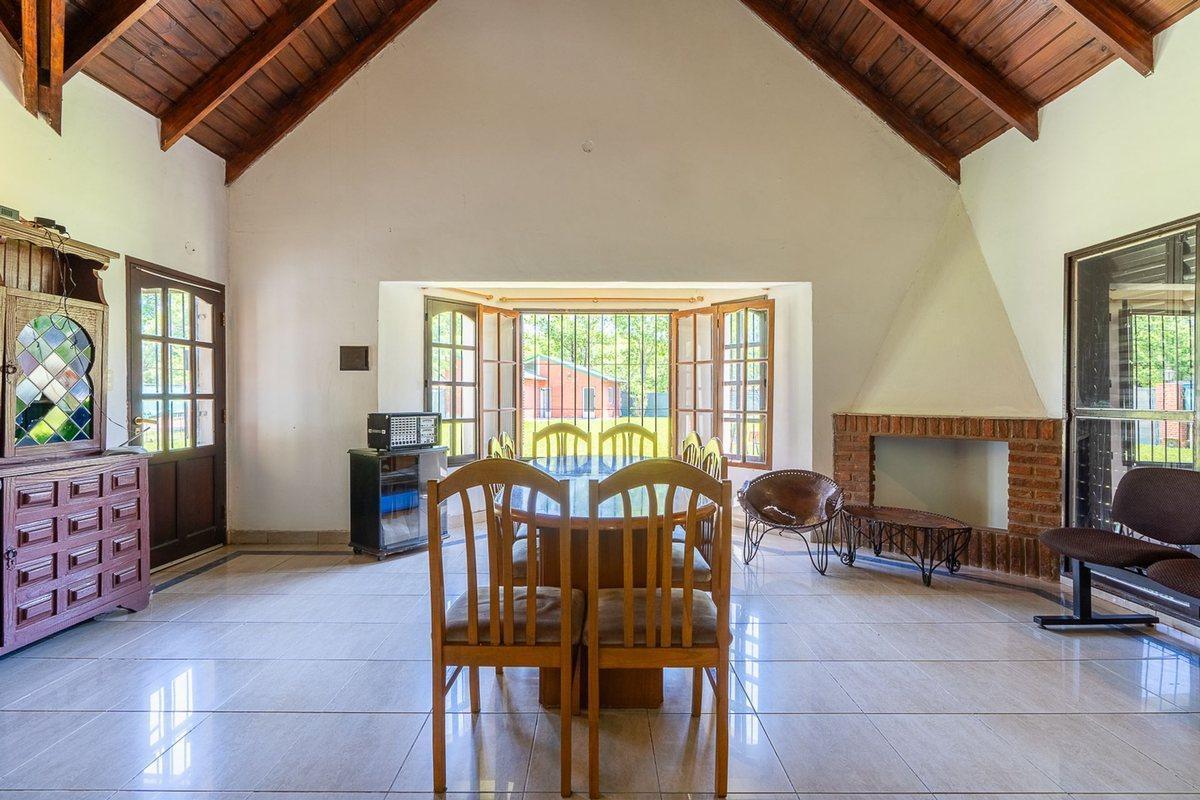 Casa en Venta en Pueblo Espectacular Terreno 1