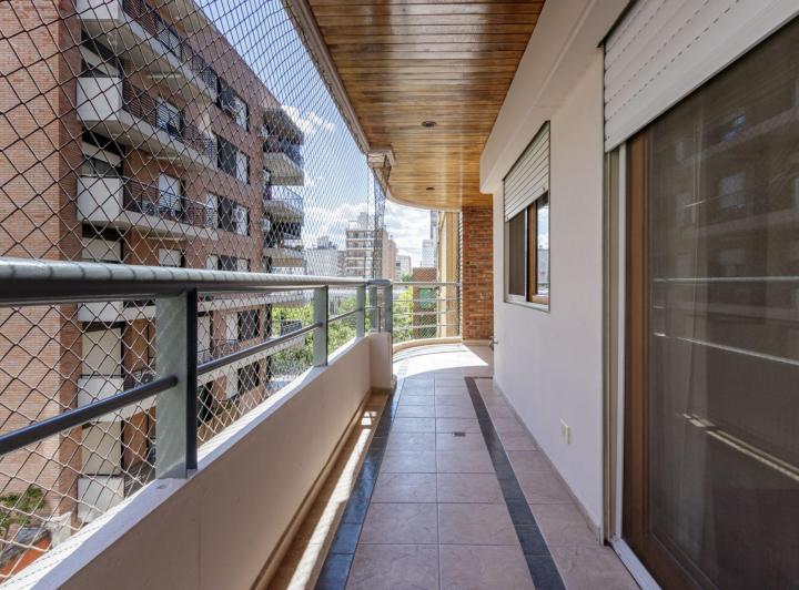PISO EXCLUSIVO  EN VENTA 3 DORMITORIOS+COCHERA 5