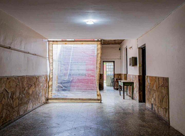 CASA EN B. ECHESORTU EN VENTA - C/COCHERAS Y PATIO 4