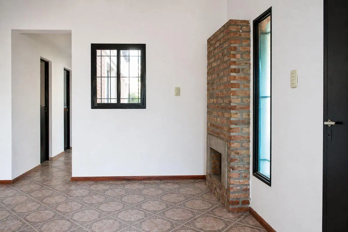 CASA DE 2 DORMITORIOS CON PILETA EN VENTA - ROLDAN 4