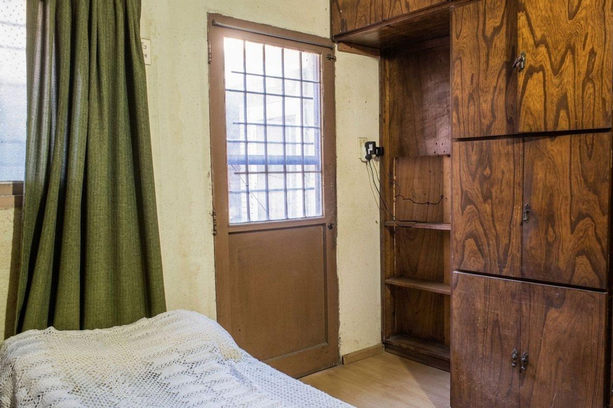 CASA DE 4 DORMITORIOS CON PATIO EN VENTA