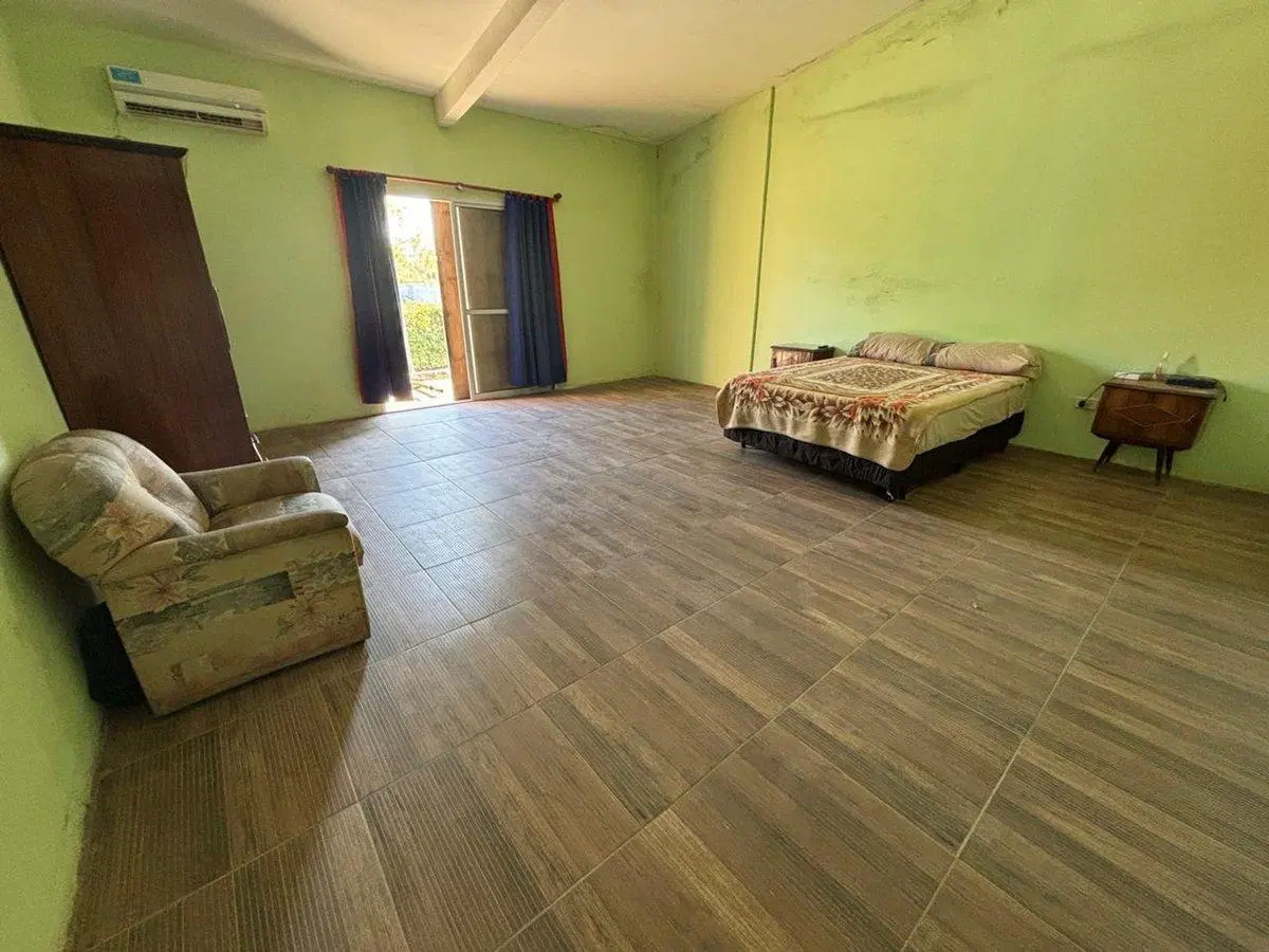 CASA 3 DORMITORIOS CON PILETA EN VENTA ROLDAN 4