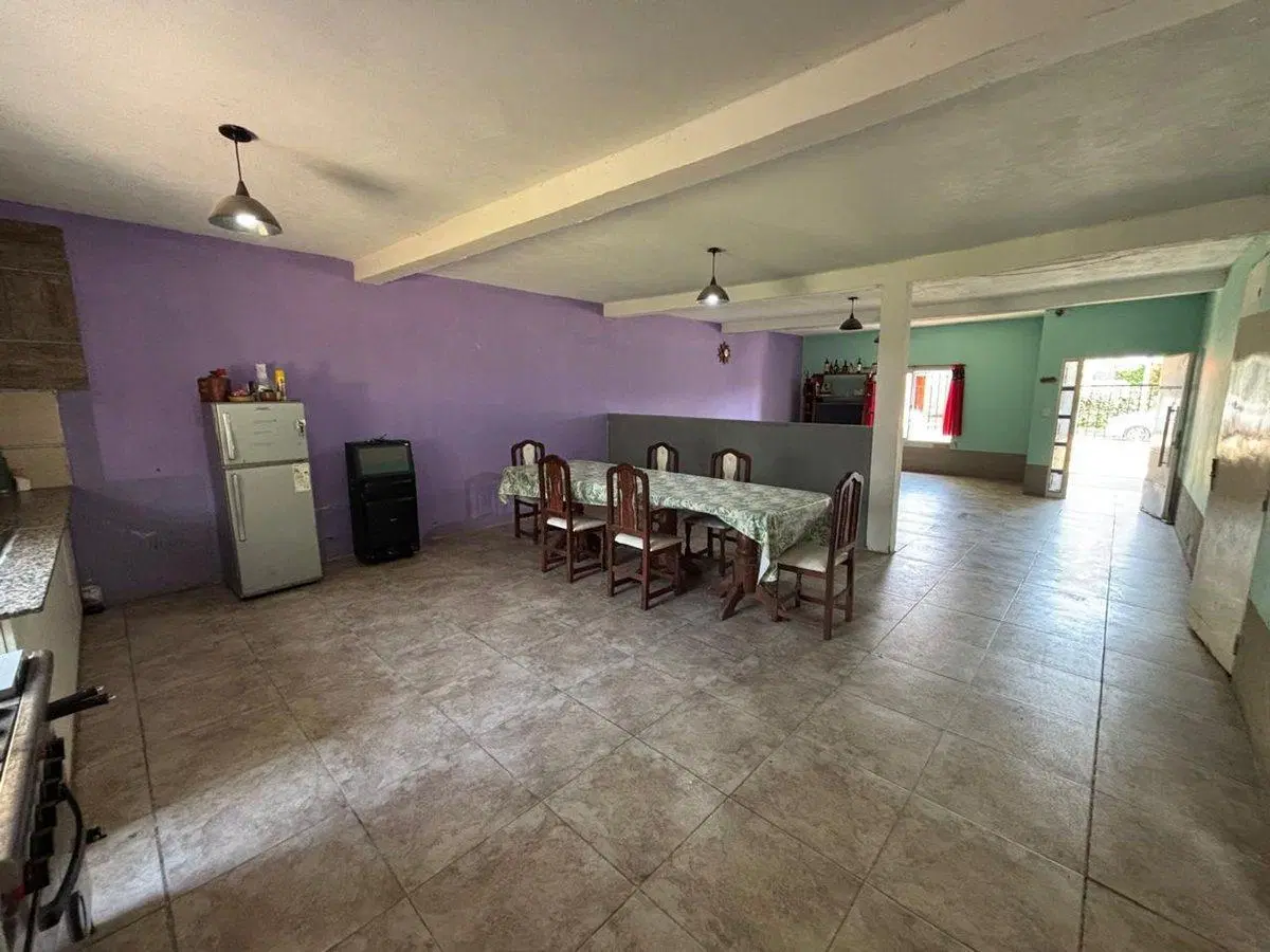 CASA 3 DORMITORIOS CON PILETA EN VENTA ROLDAN 3