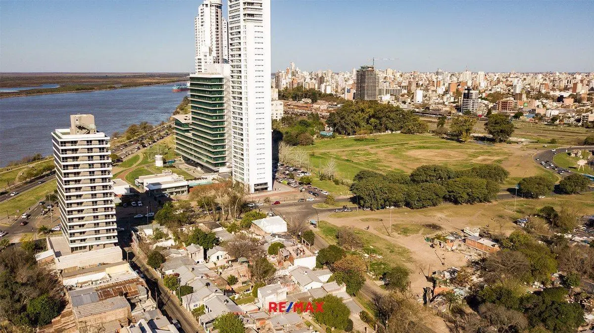 LOTE - CONSTRUCTORA EN VENTA ESQUINA FRANCIA/JUNIN 2