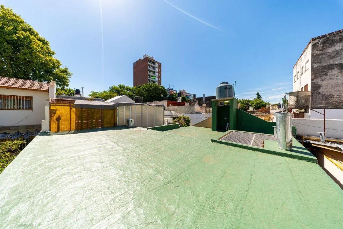 VENTA CASA PASILLO 2 DORMITORIOS NO PH  2 PATIOS 5