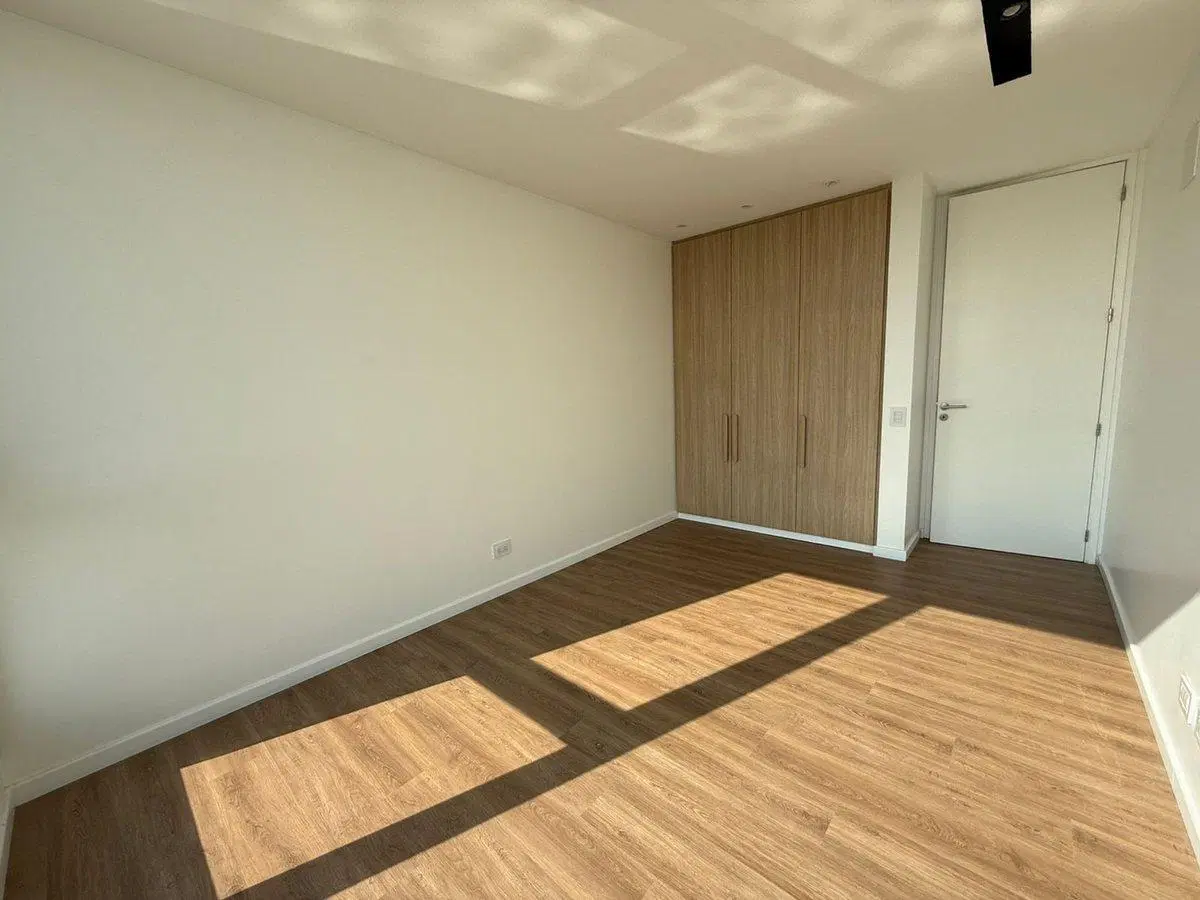 VENTA CASA 4 DORMITORIOS A ESTRENAR FRENTE SUR 5