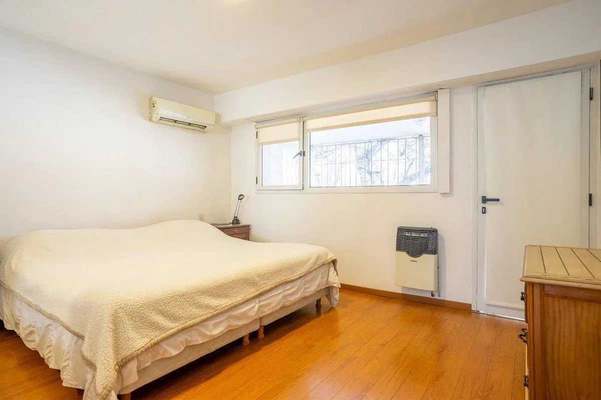 VENTA CASA 3 DORMITORIOS CON COCHERA EN LOURDES 4