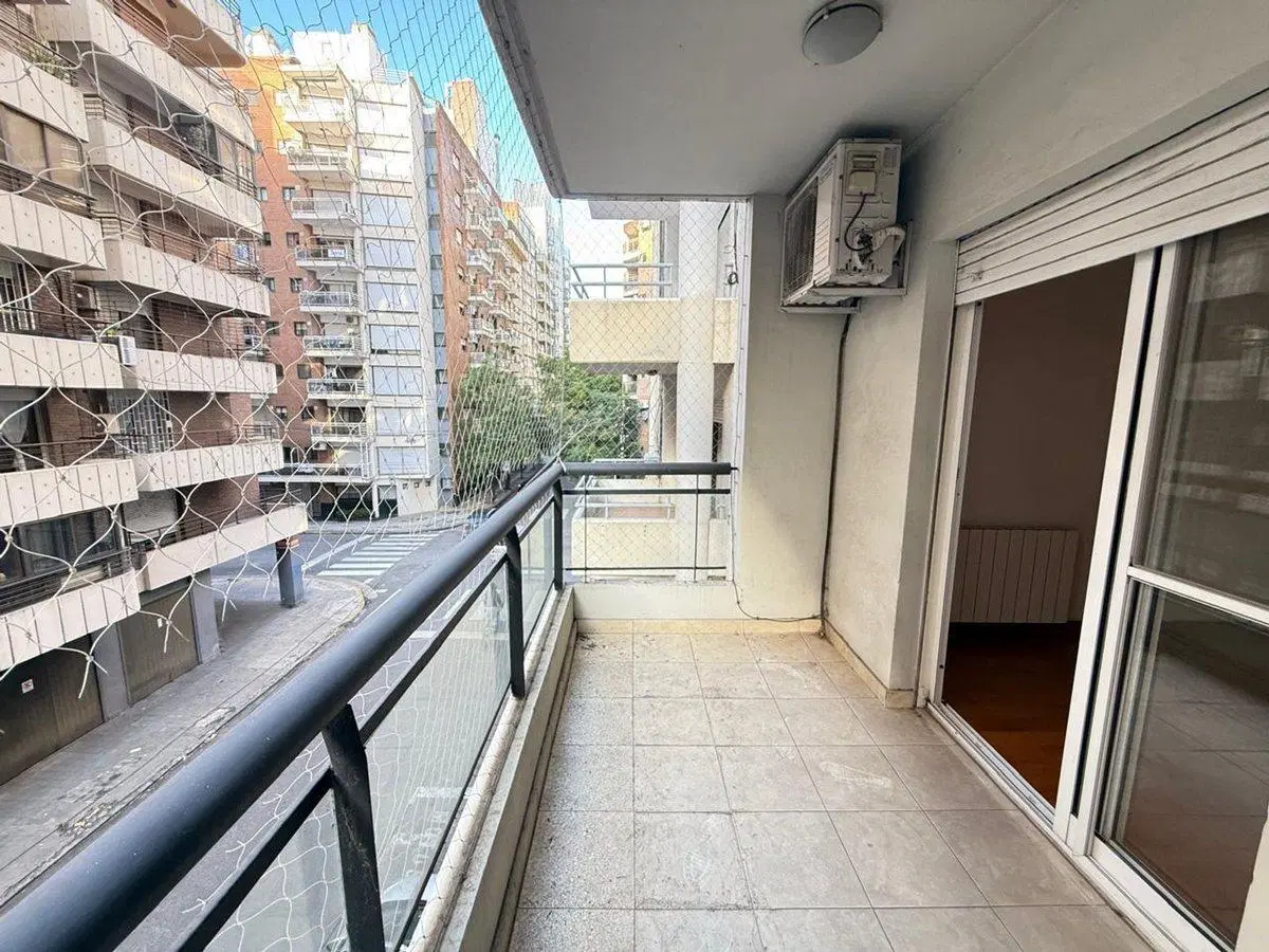 VENTA DOS DORMITORIOS CON COCHERA ZONA RIO 5