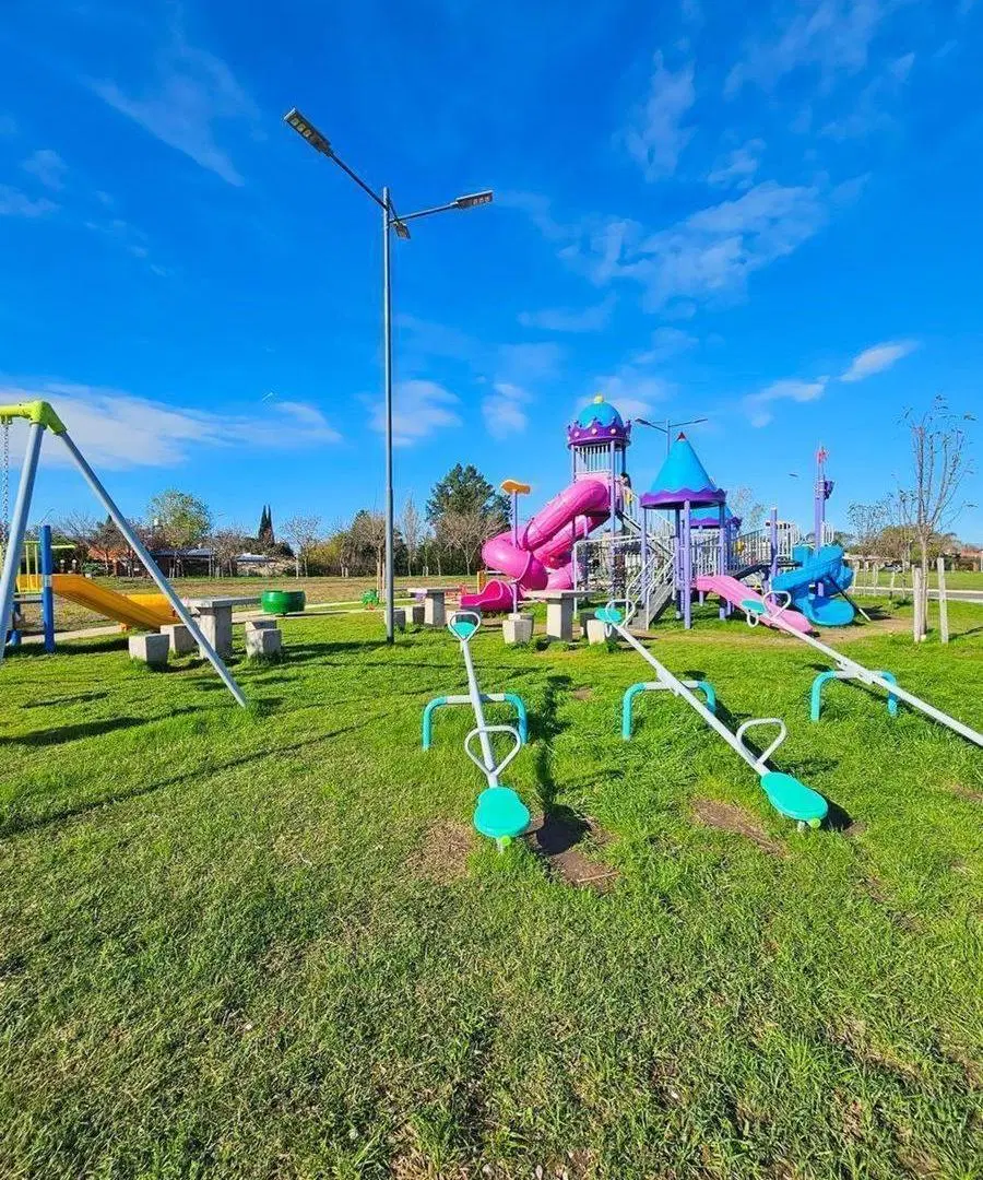 LOTE ESQUINA SOBRE BOULERVAD ECOTIERRA VENTA/FINAN 4