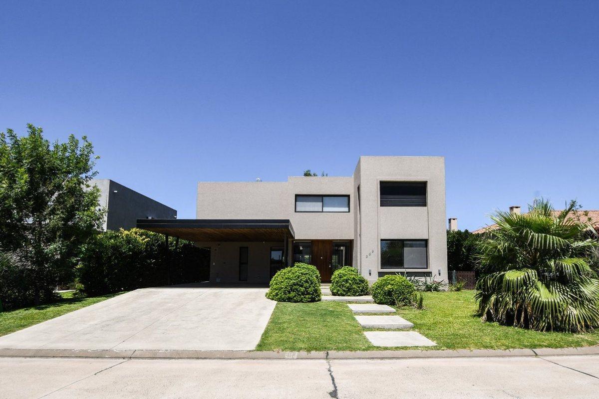 VENTA CASA EN BARRIO PRIVADO SAN SEBASTIAN FUNES
