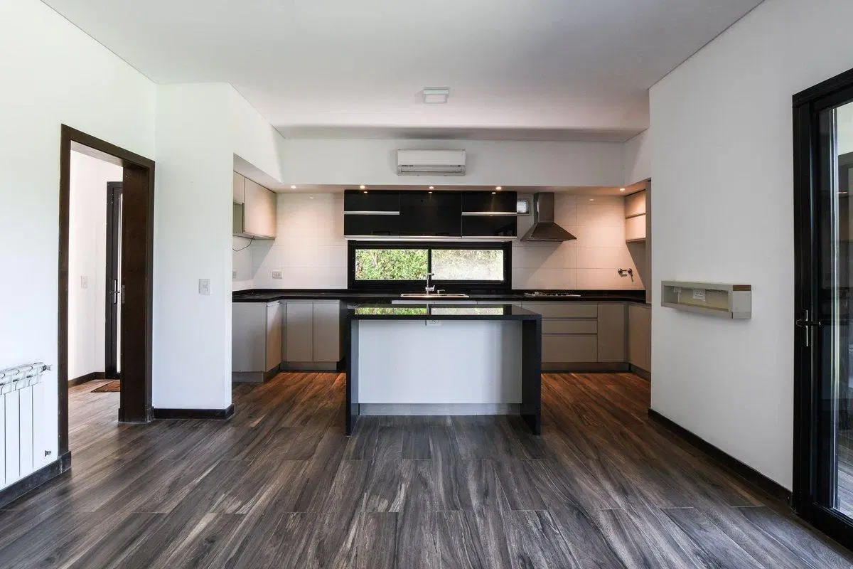 VENTA CASA EN BARRIO PRIVADO SAN SEBASTIAN FUNES 4