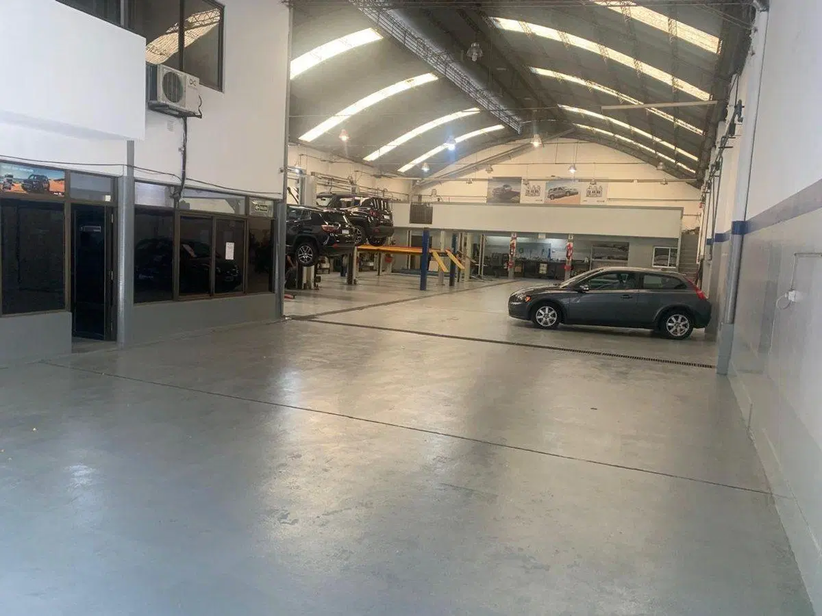 VENTA GALPON CON OFICINAS ZONA NORTE 5