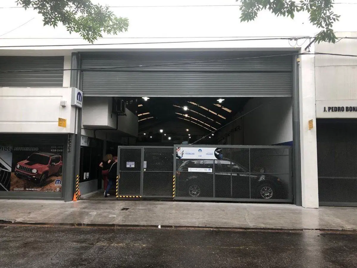 VENTA GALPON CON OFICINAS ZONA NORTE 4