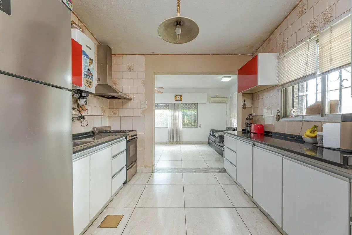 Casa de 3 dormitorios con cochera doble y patio 2