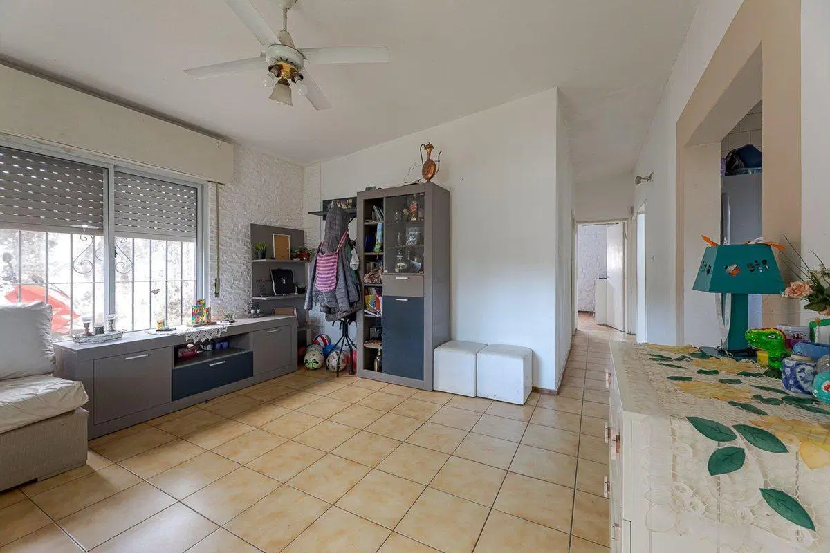 Casa de 3 dormitorios con cochera doble y patio 3