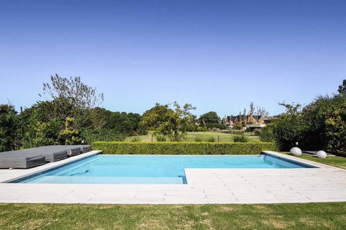 VENTA CASA KENTUCKY 4 DORMITORIOS CON VISTA GOLF
