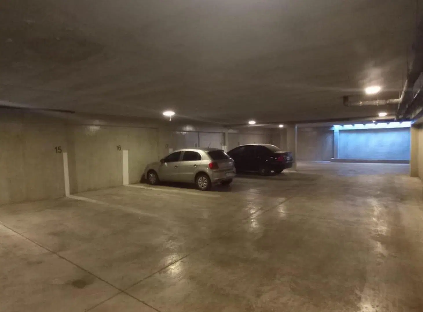 COCHERA VENTA CORDOBA Y AVELLANEDA 5