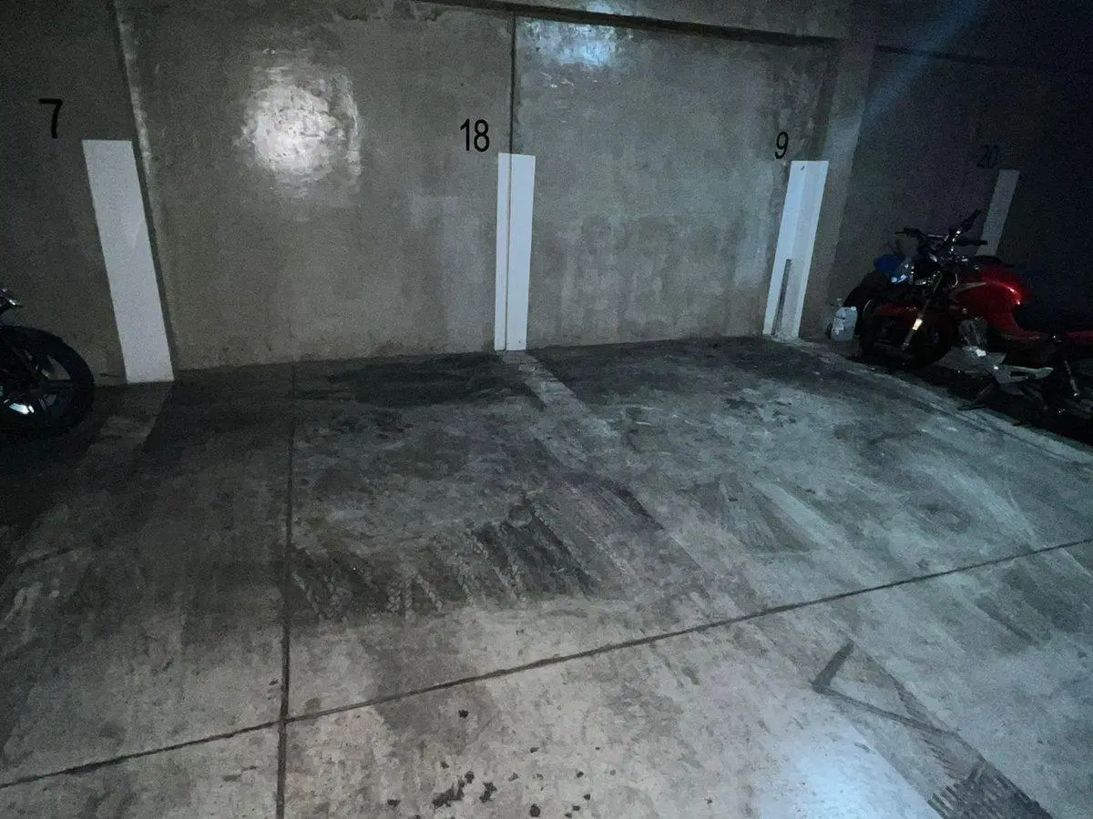 COCHERA VENTA CORDOBA Y AVELLANEDA 8