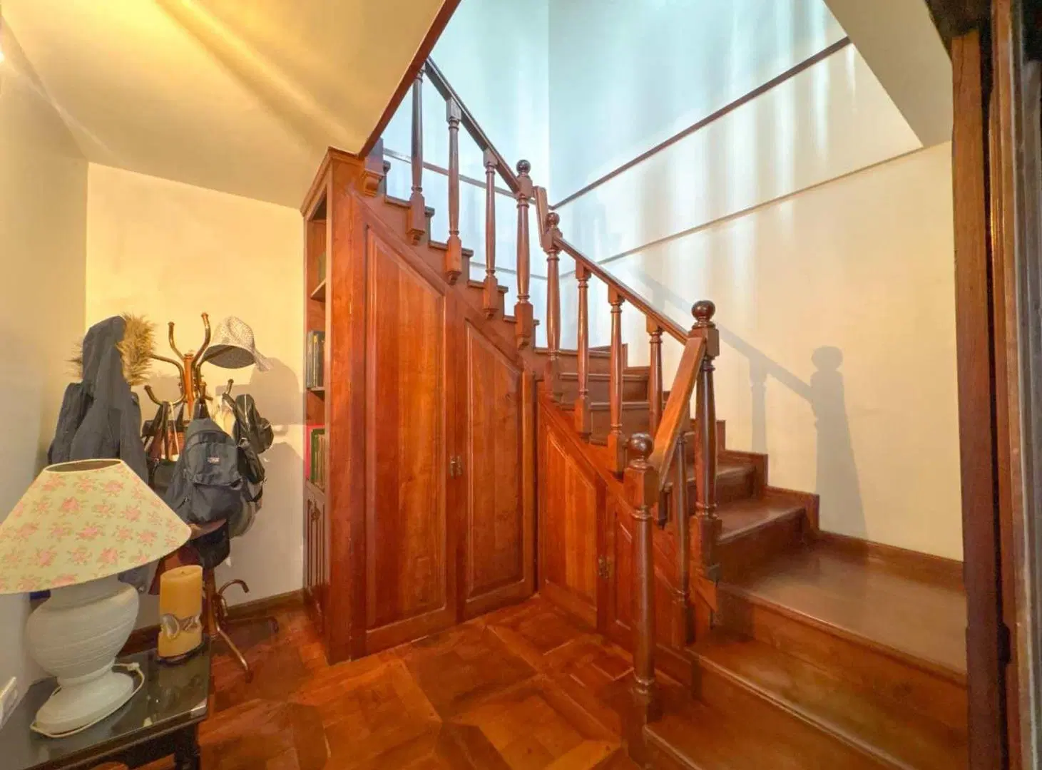 CASA INTERNA UNICA DE 4 DORMITORIOS 5