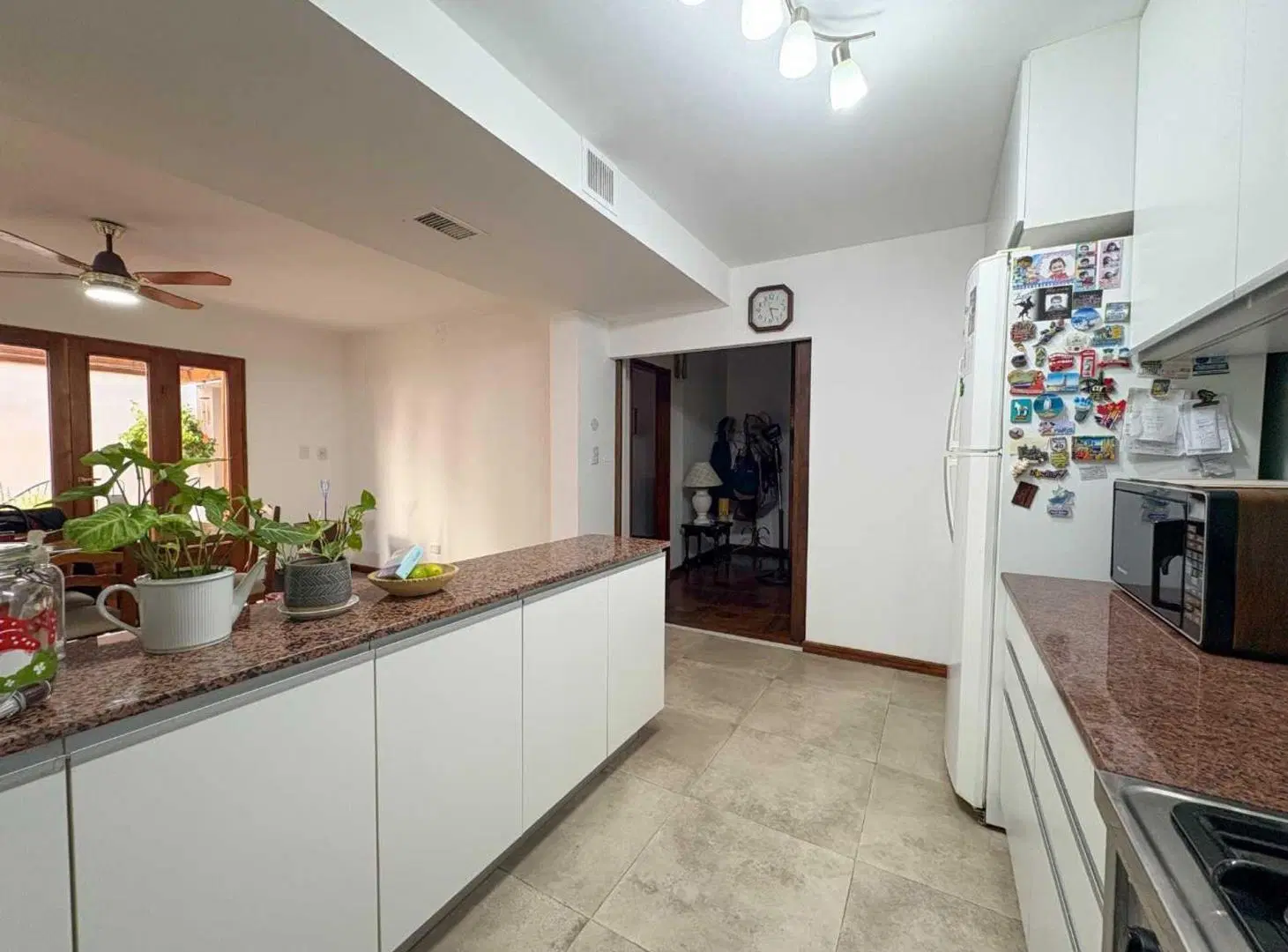 CASA INTERNA UNICA DE 4 DORMITORIOS 2