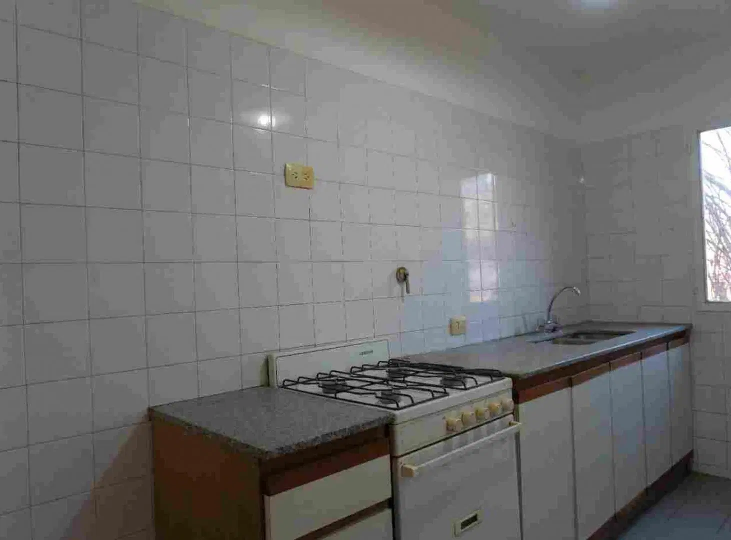 VENTA DEPARTAMENTO DOS DORMITORIOS EN ABASTO 4