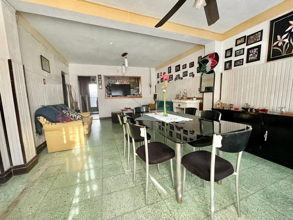 Casa tres dormitorios zona sur, venta 4