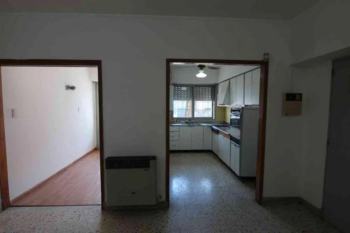 CASA EN VENTA DOS DORMITORIOS COCHERA 2