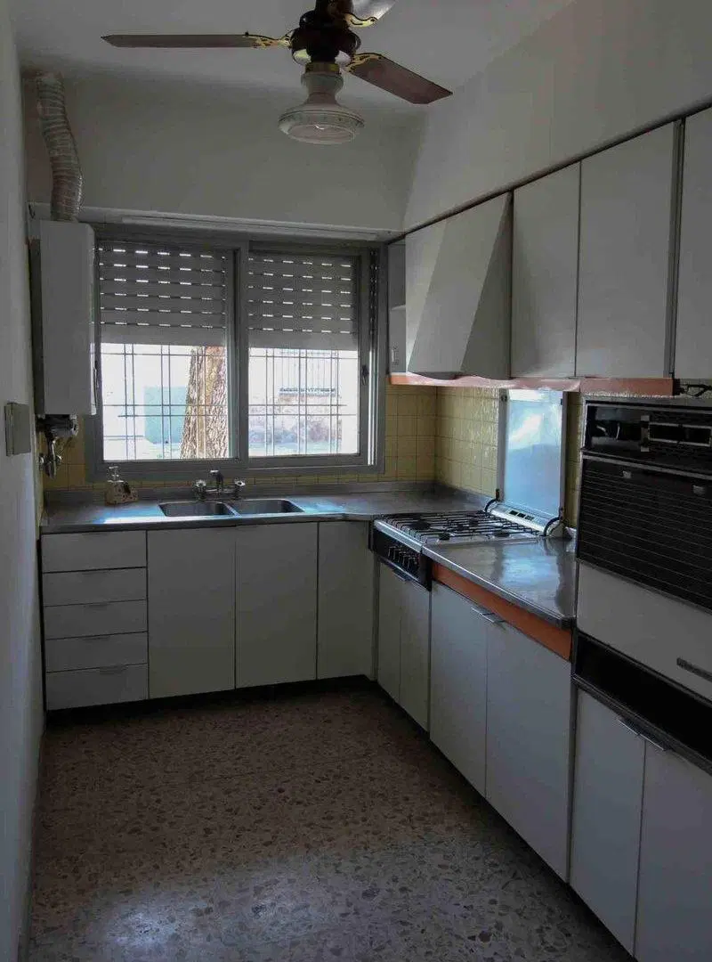 CASA EN VENTA DOS DORMITORIOS COCHERA 3