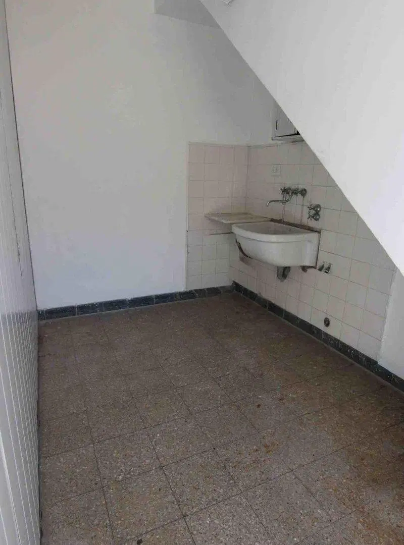 CASA EN VENTA DOS DORMITORIOS COCHERA 5