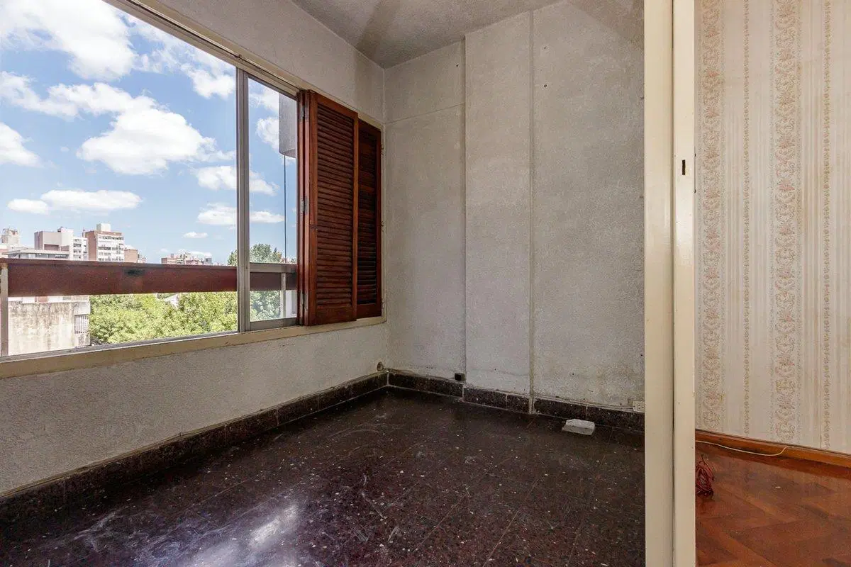 DEPARTAMENTO DE 2 DORMITORIOS EN VENTA. LOURDES 3