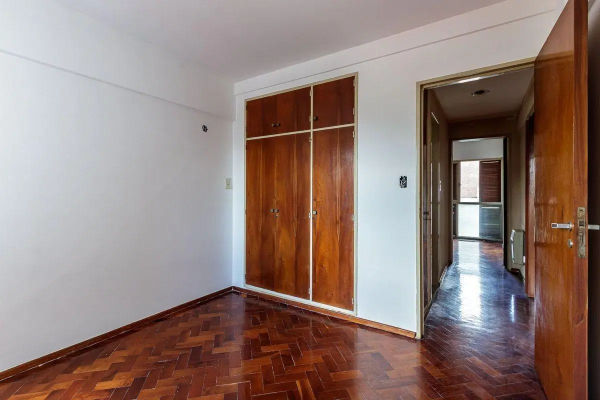 DEPARTAMENTO DE 2 DORMITORIOS EN VENTA. LOURDES 4