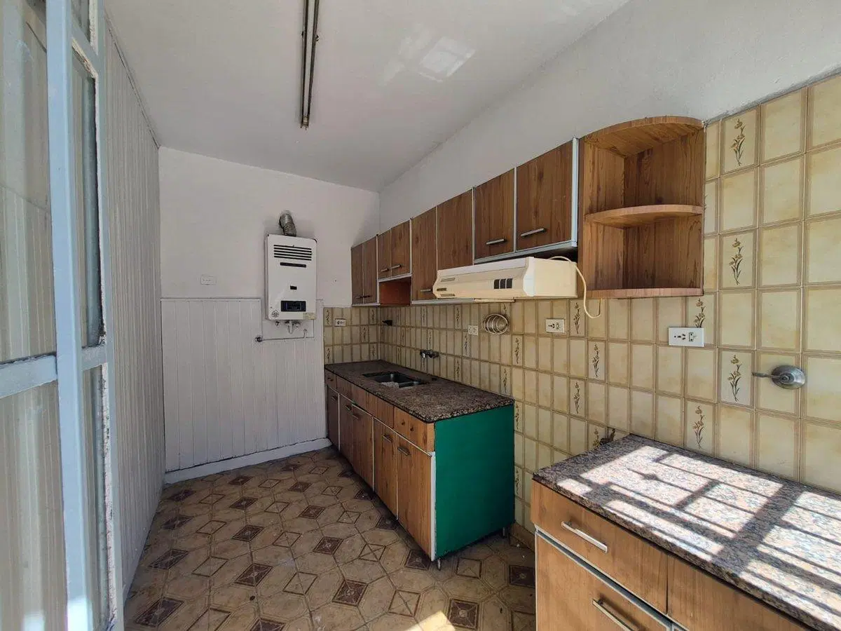 CASA DE 4 DORMITORIOS MÁS LOCAL COMERCIAL EN VENTA 2
