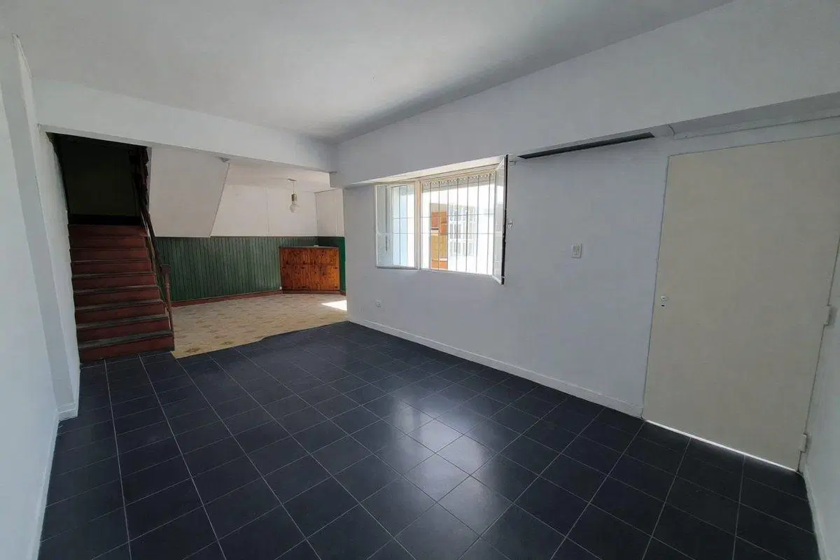 CASA DE 4 DORMITORIOS MÁS LOCAL COMERCIAL EN VENTA 3