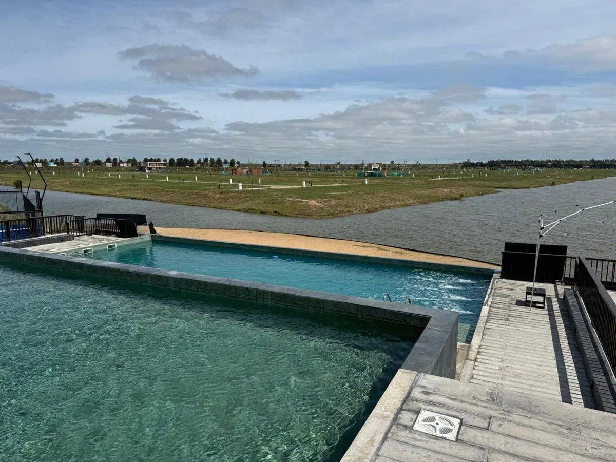 VENTA LOTE  FUNES LAKES FRENTE SUR - OPORTUNIDAD!! 3