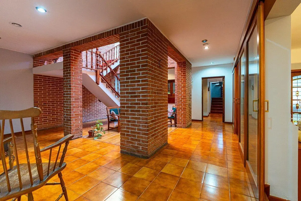VENTA CASA 3 DORM. COCHERA JARDIN Y PILETA 3