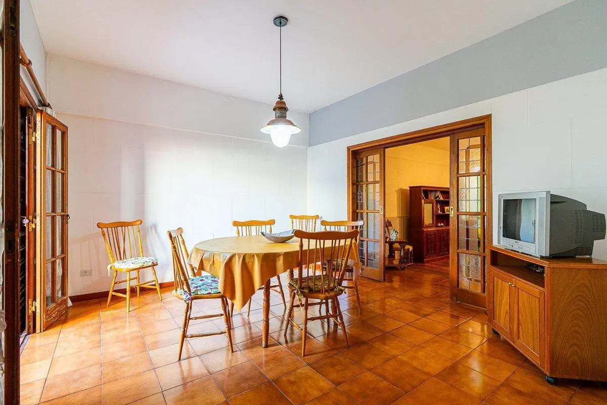 VENTA CASA 3 DORM. COCHERA JARDIN Y PILETA 2