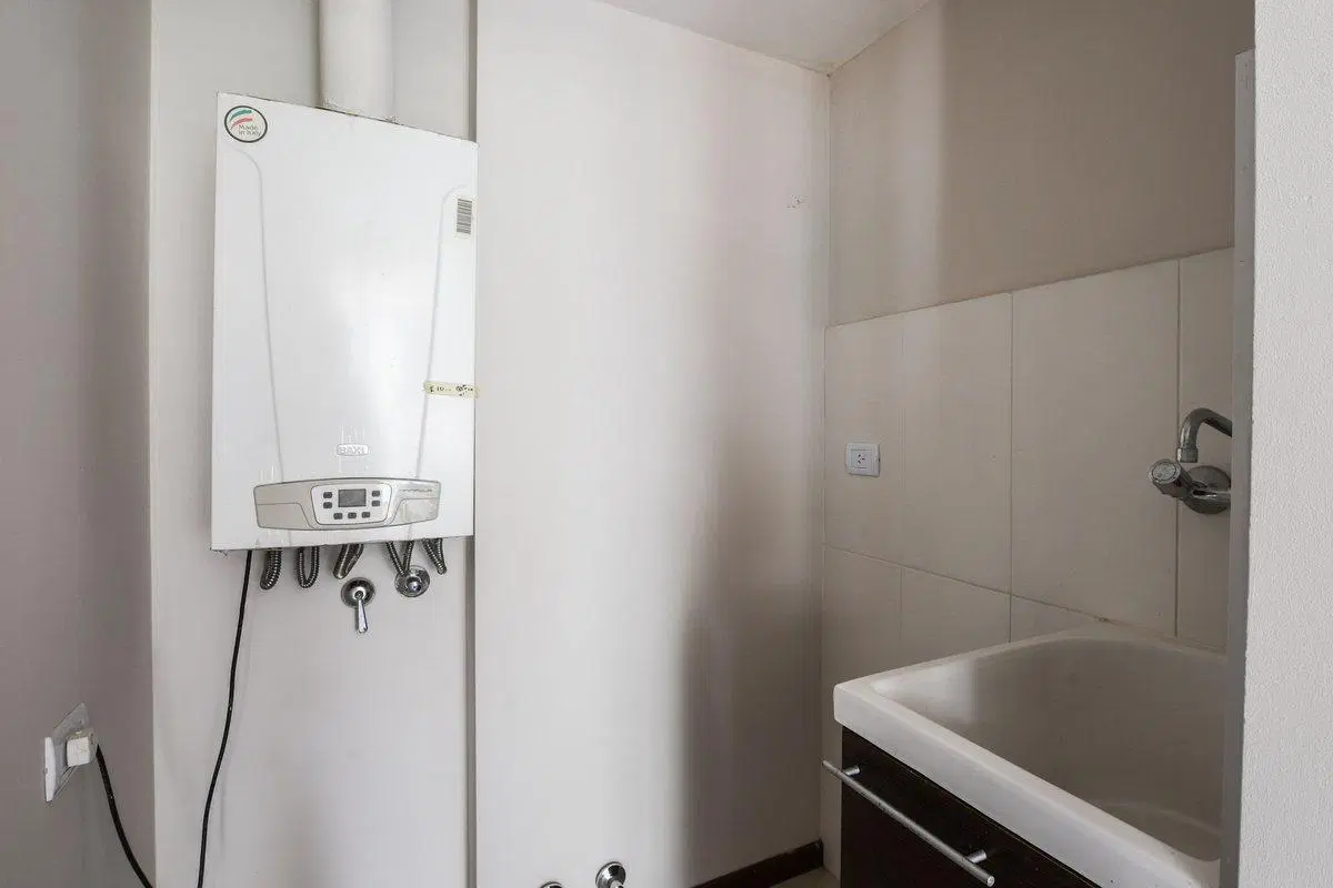 VENTA. DPTO 1 DORMITORIO C/COCHERA. CONDO ALTO II 8