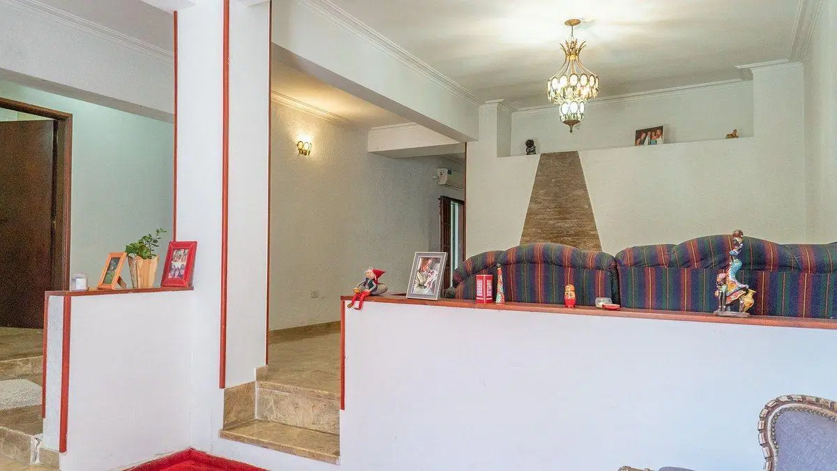 CASA 3 DORMI CON PATIO Y COCHERA VENTA REFINERIA 3